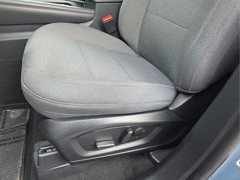 Used 2025 Ford Explorer Active AWD/4WD image 21