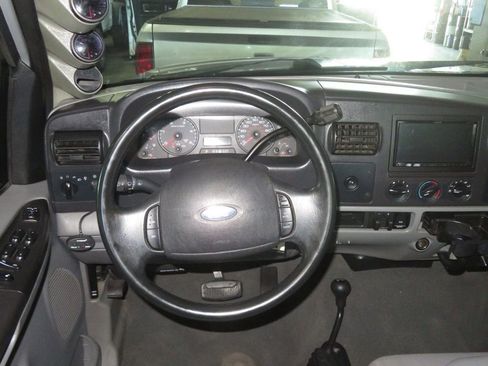 Used 2005 Ford F350 XLT image 37