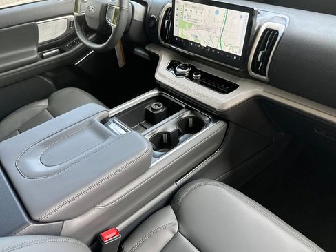 New 2026 Ford Expedition Active RWD image 17