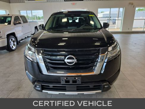 Used 2022 Nissan Pathfinder SL AWD/4WD image 3