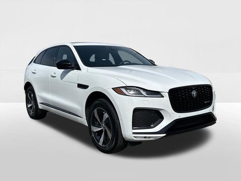 Used 2025 Jaguar F-PACE R-Dynamic S image 5