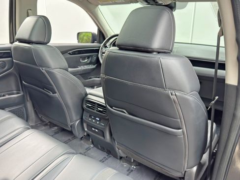 Used 2023 Honda Pilot Touring image 36