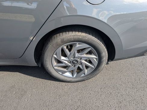 Certified 2025 Hyundai Elantra Hybrid FWD image 18