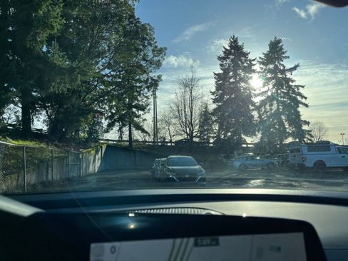 Used 2025 Hyundai Elantra SEL image 18