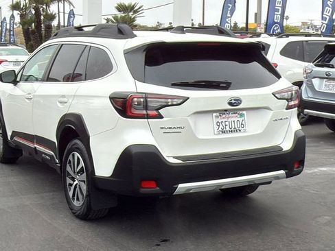 Certified 2025 Subaru Outback Premium AWD/4WD image 4