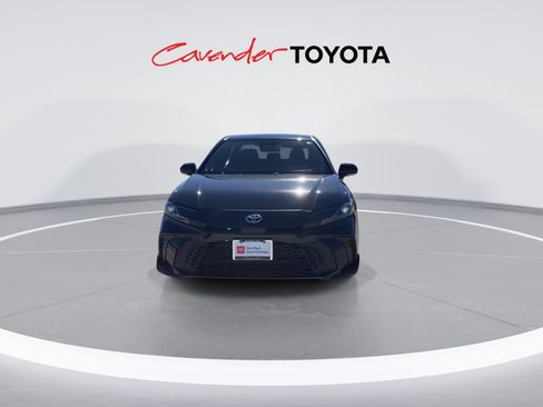 Used 2026 Toyota Camry SE image 3