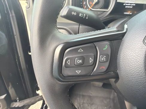 Used 2025 Jeep Gladiator Mojave AWD/4WD image 12