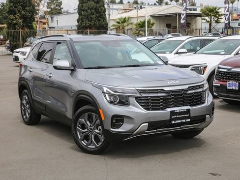Used 2024 Kia Seltos S AWD/4WD image 2