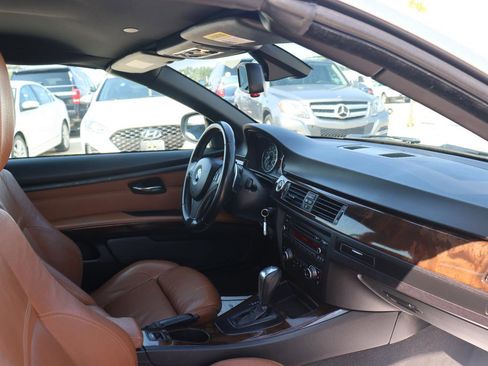 Used 2011 BMW 328i Convertible w/ Premium Pkg image 20
