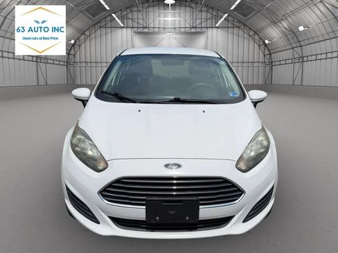 Used 2018 Ford Fiesta SE FWD image 2