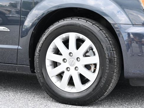 Used 2014 Chrysler Town & Country Touring FWD image 13