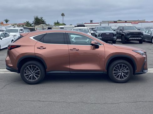 Used 2025 Lexus NX 250 FWD image 2