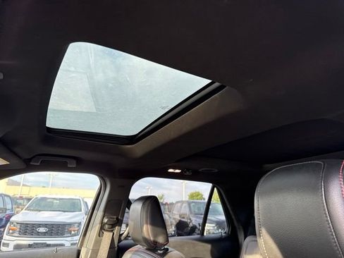 Used 2018 Ford Explorer Sport w/ Equipment Group 401A AWD/4WD image 23