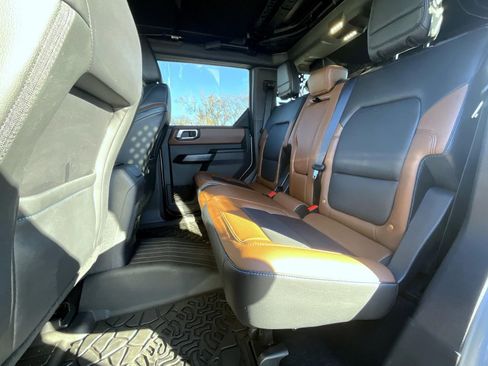 Used 2024 Ford Bronco Outer Banks image 30