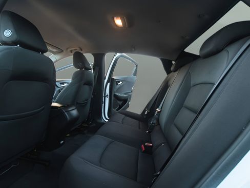 Used 2022 Chevrolet Malibu LS FWD image 12