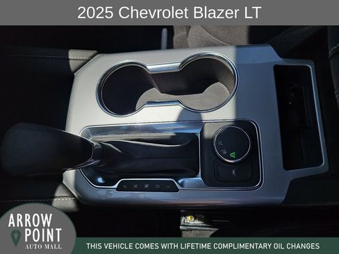 Used 2025 Chevrolet Blazer LT FWD image 28