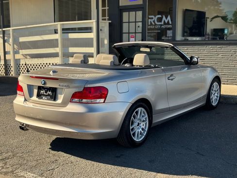 Used 2011 BMW 128i Convertible image 9