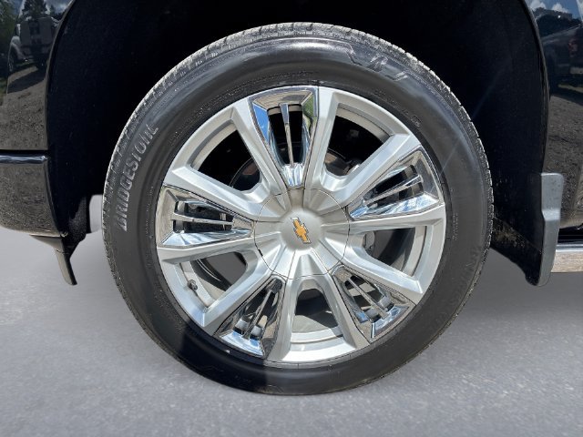Used 2022 Chevrolet Silverado 1500 High Country w/ High Country Premium Package AWD/4WD image 10