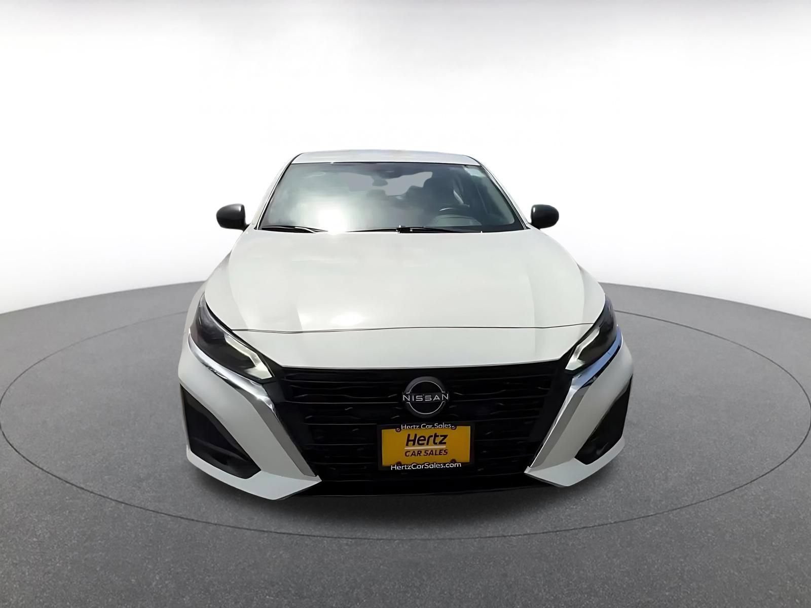 Used 2025 Nissan Altima 2.5 SV FWD image 4