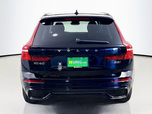 Used 2025 Volvo XC60 B5 Plus image 8