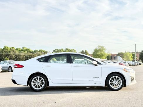 Used 2019 Ford Fusion SE image 5