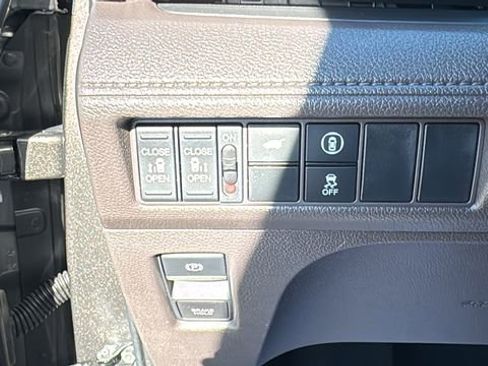 Used 2023 Honda Odyssey EX-L image 16