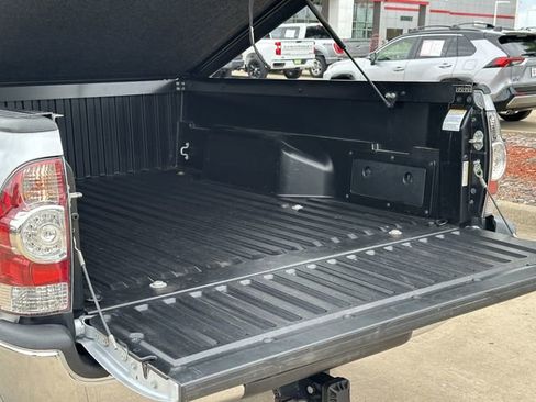 Used 2013 Toyota Tacoma PreRunner w/ SR5 Pkg RWD image 28