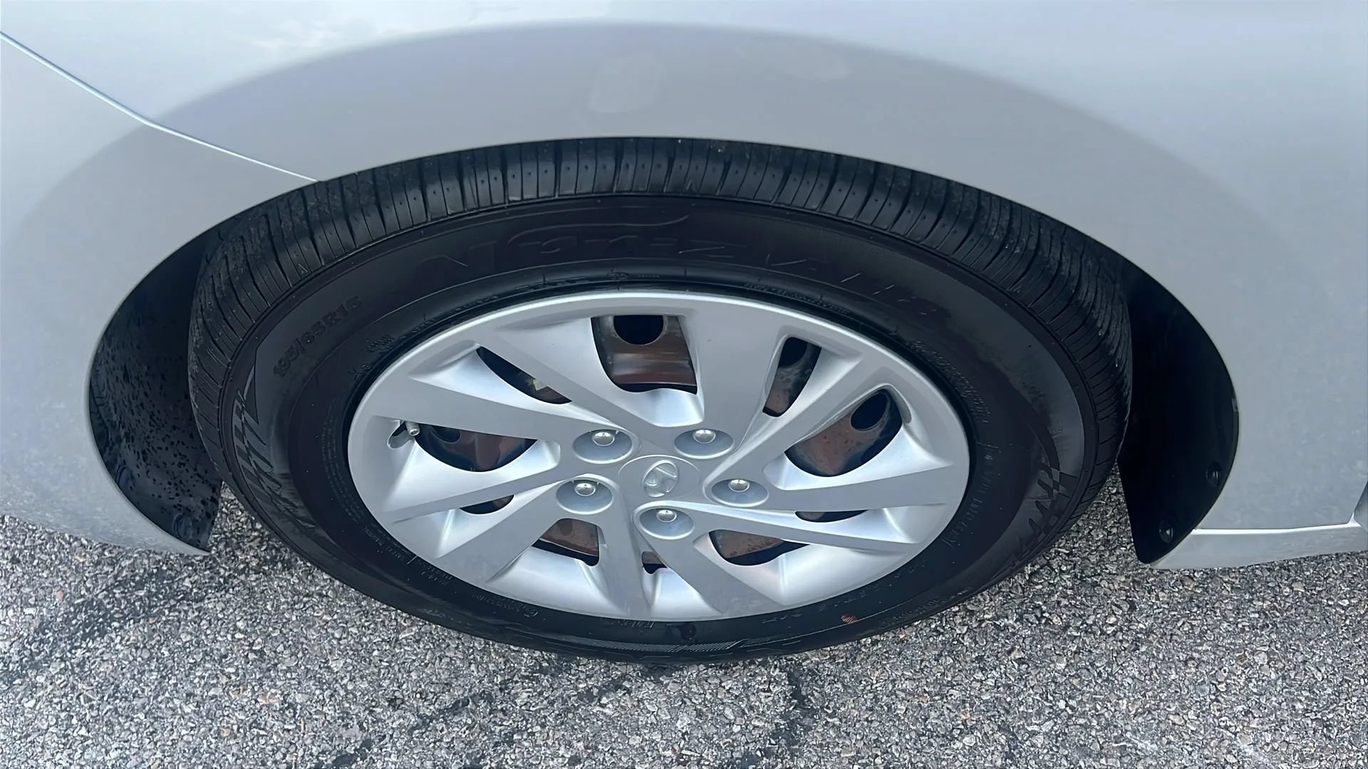 Used 2019 Hyundai Elantra SE FWD image 21