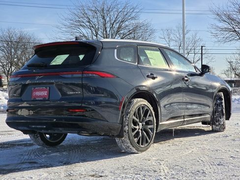 New 2025 Toyota Crown Signia image 31