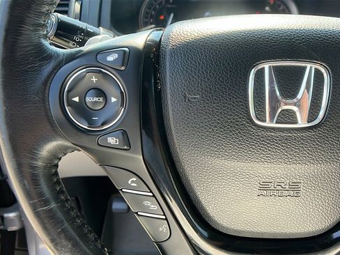 Used 2017 Honda Pilot Touring image 25