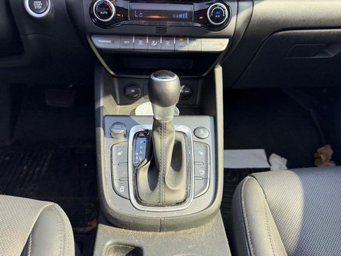 Used 2022 Hyundai Kona Limited w/ Cargo Package AWD/4WD image 16