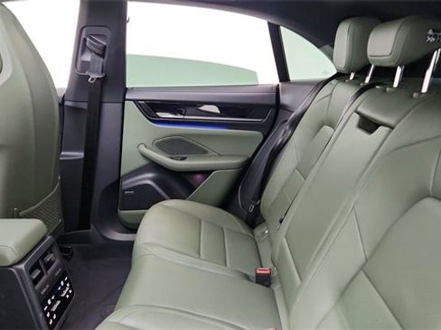 Used 2025 Porsche Macan 4S Electric image 28