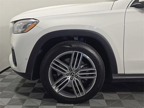 Certified 2025 Mercedes-Benz GLS 450 4MATIC image 11