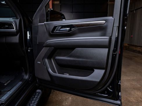 Used 2025 Chevrolet Tahoe Z71 w/ Z71 Off-Road Package image 38