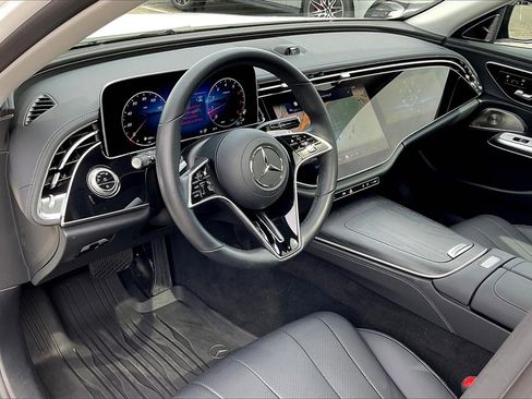 Used 2025 Mercedes-Benz E 450 4MATIC All-Terrain Wagon image 11