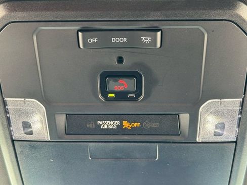 Certified 2025 Toyota Tacoma SR5 AWD/4WD image 23