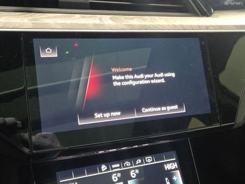 Used 2022 Audi e-tron Premium Plus w/ Premium Plus Package image 24