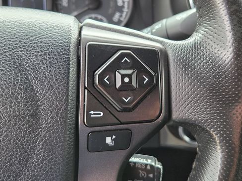 Used 2017 Toyota Tacoma TRD Pro AWD/4WD image 18