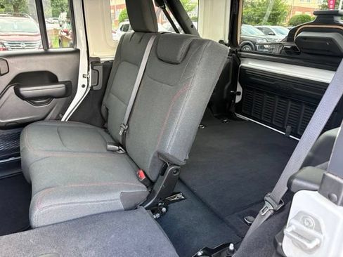 Used 2025 Jeep Wrangler Unlimited Rubicon AWD/4WD image 23