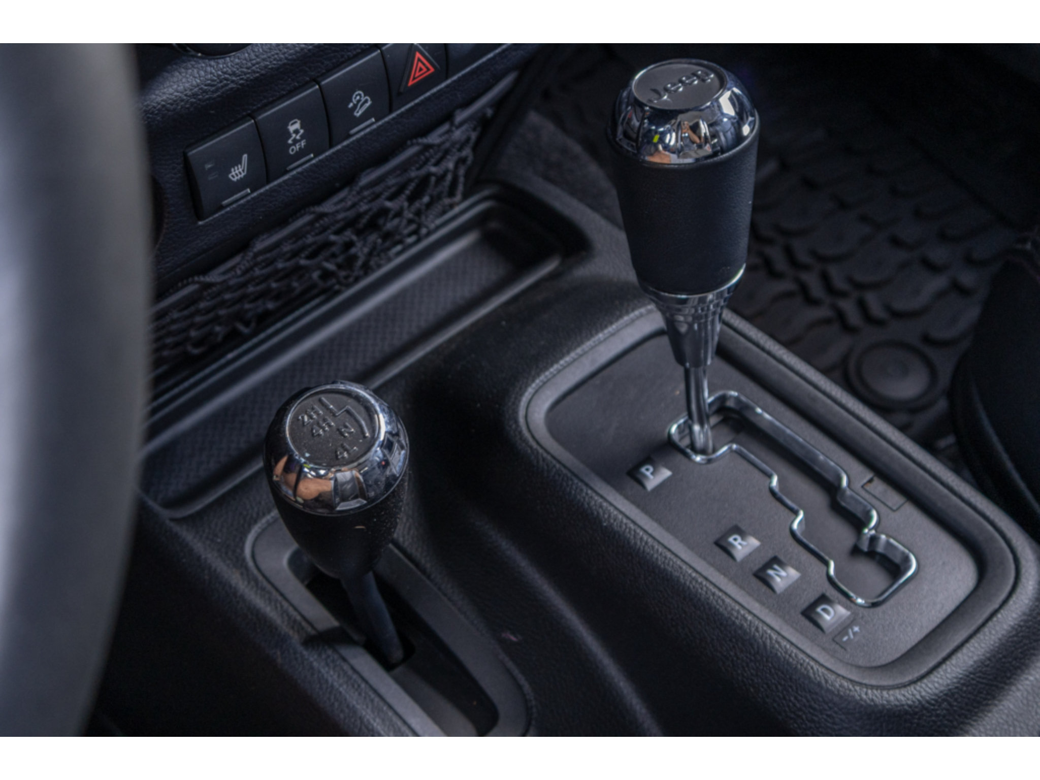 Used 2017 Jeep Wrangler Unlimited Rubicon w/ Cold Weather Group AWD/4WD image 26