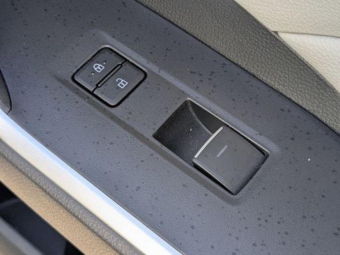 Used 2025 Toyota RAV4 XLE Premium image 36