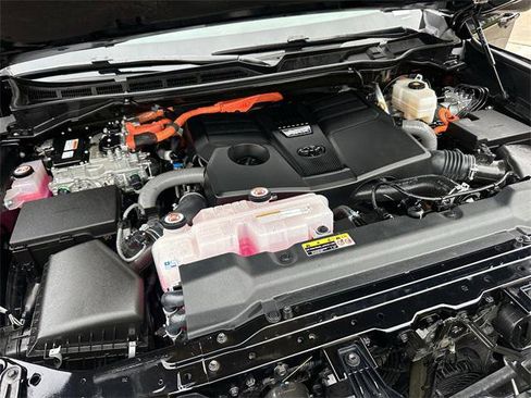 Certified 2025 Toyota Sequoia SR5 image 28