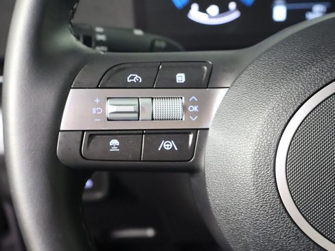 Used 2025 Hyundai Kona SEL FWD image 31