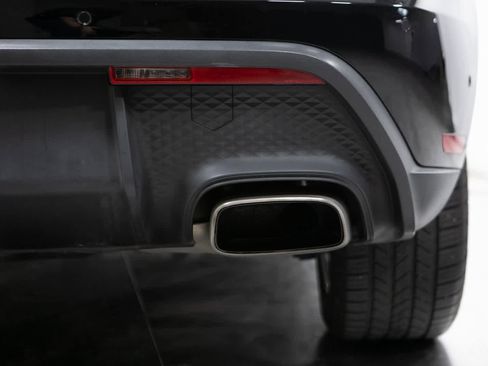 Certified 2023 Porsche Macan image 37