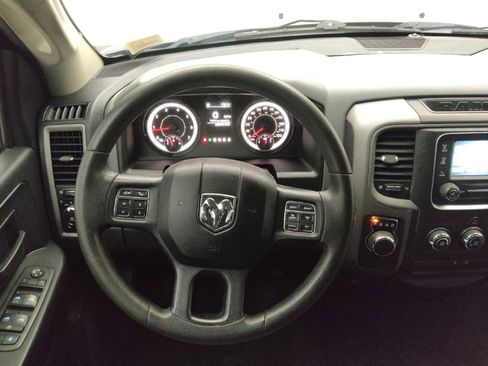 Used 2017 RAM 1500 Express RWD image 22