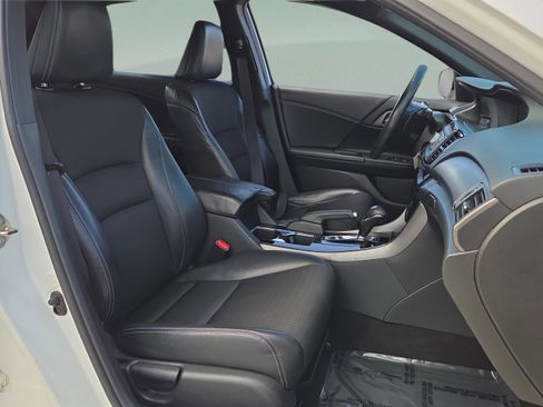 Used 2016 Honda Accord Sport image 18