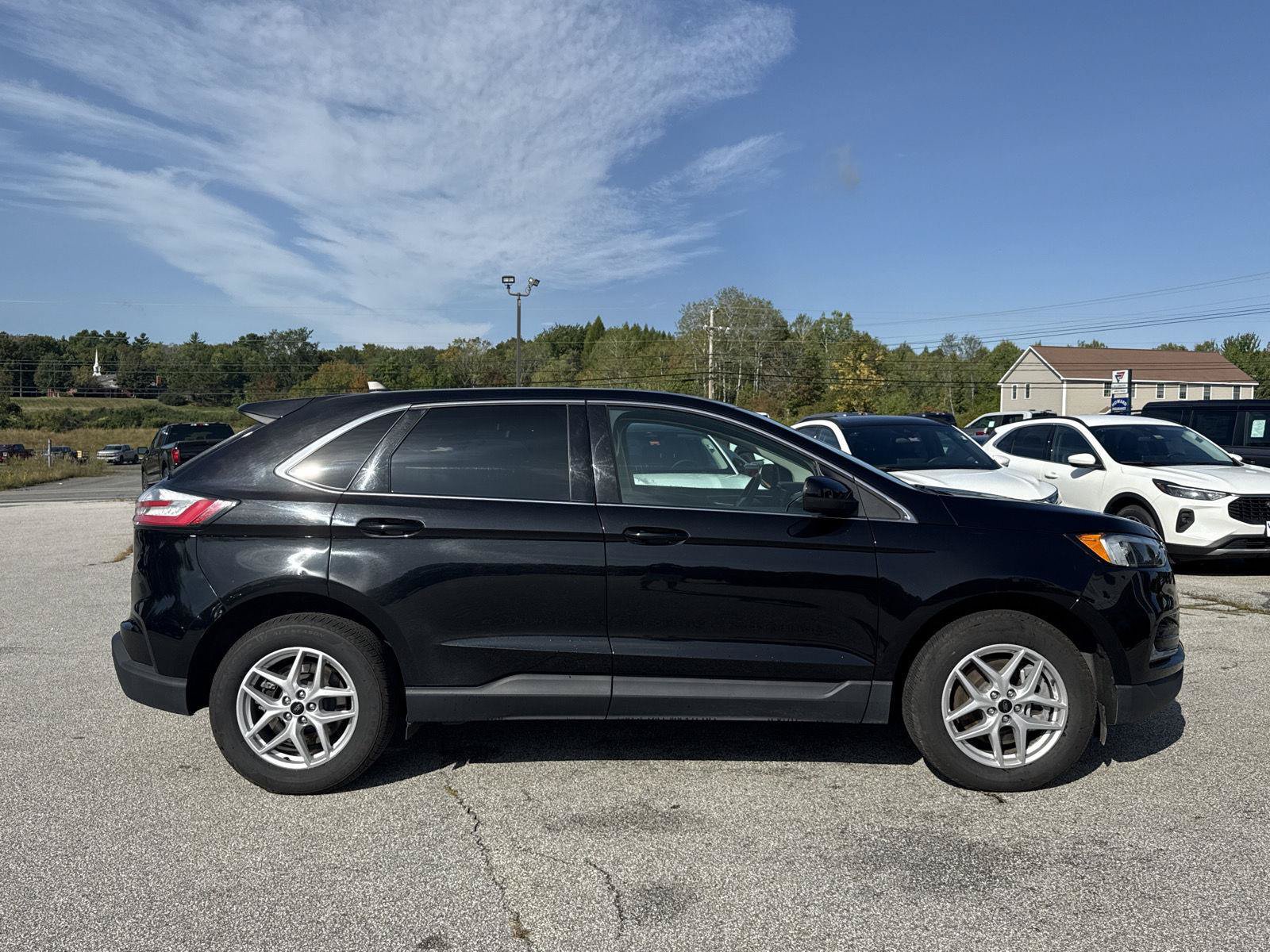 Used 2024 Ford Edge SEL AWD/4WD image 6