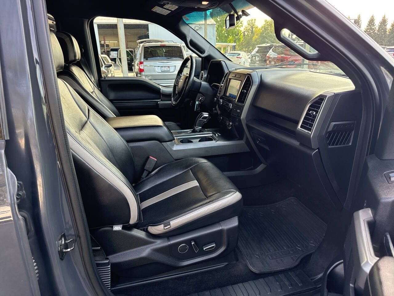 Used 2016 Ford F150 XLT w/ Equipment Group 302A Luxury AWD/4WD image 15
