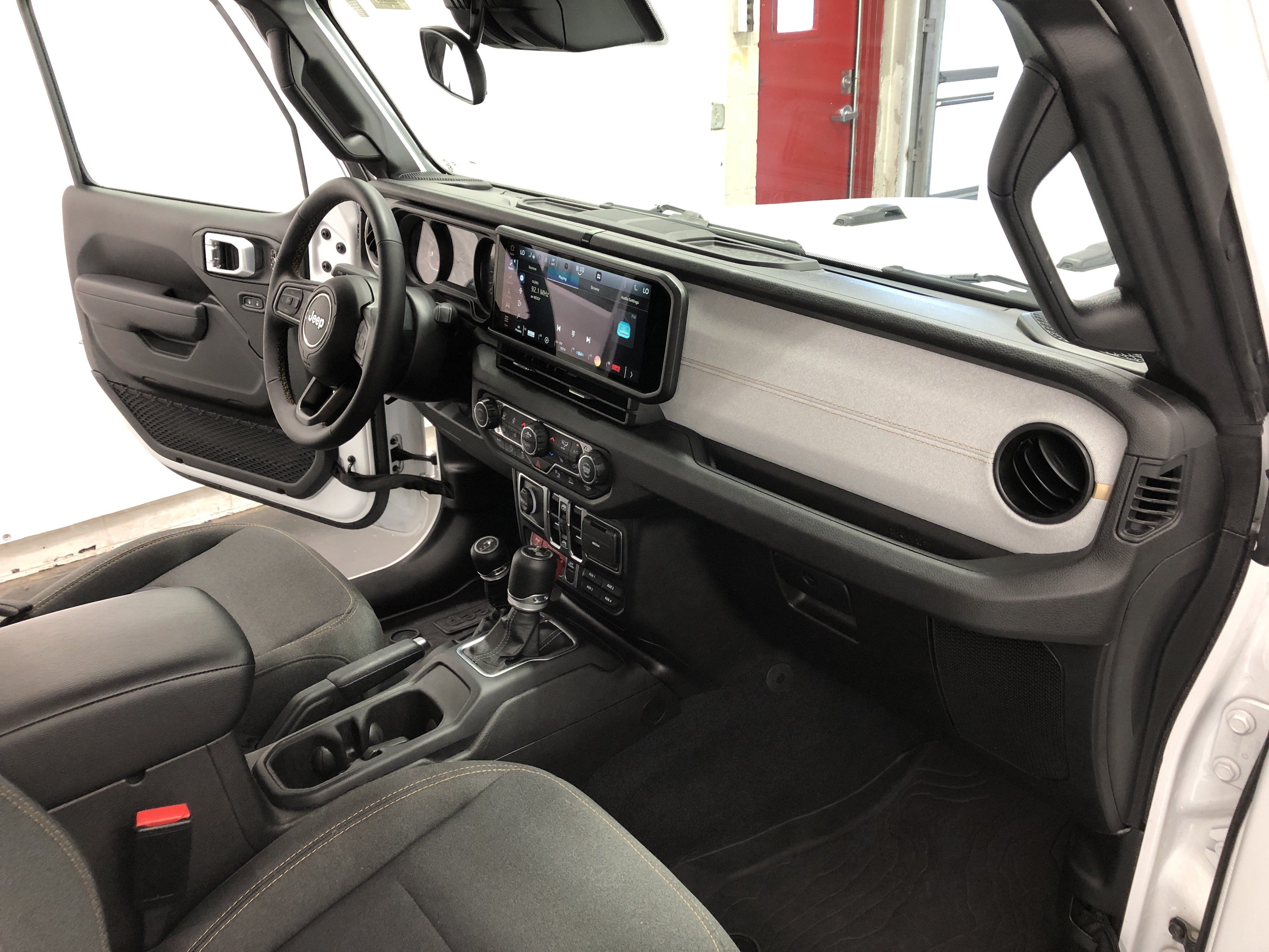 Used 2024 Jeep Wrangler Unlimited Sport AWD/4WD image 11