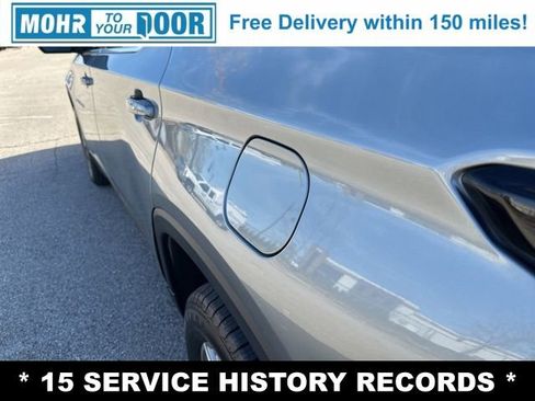 Used 2023 Chevrolet Traverse LT w/ LPO, Floor Liner Package image 12